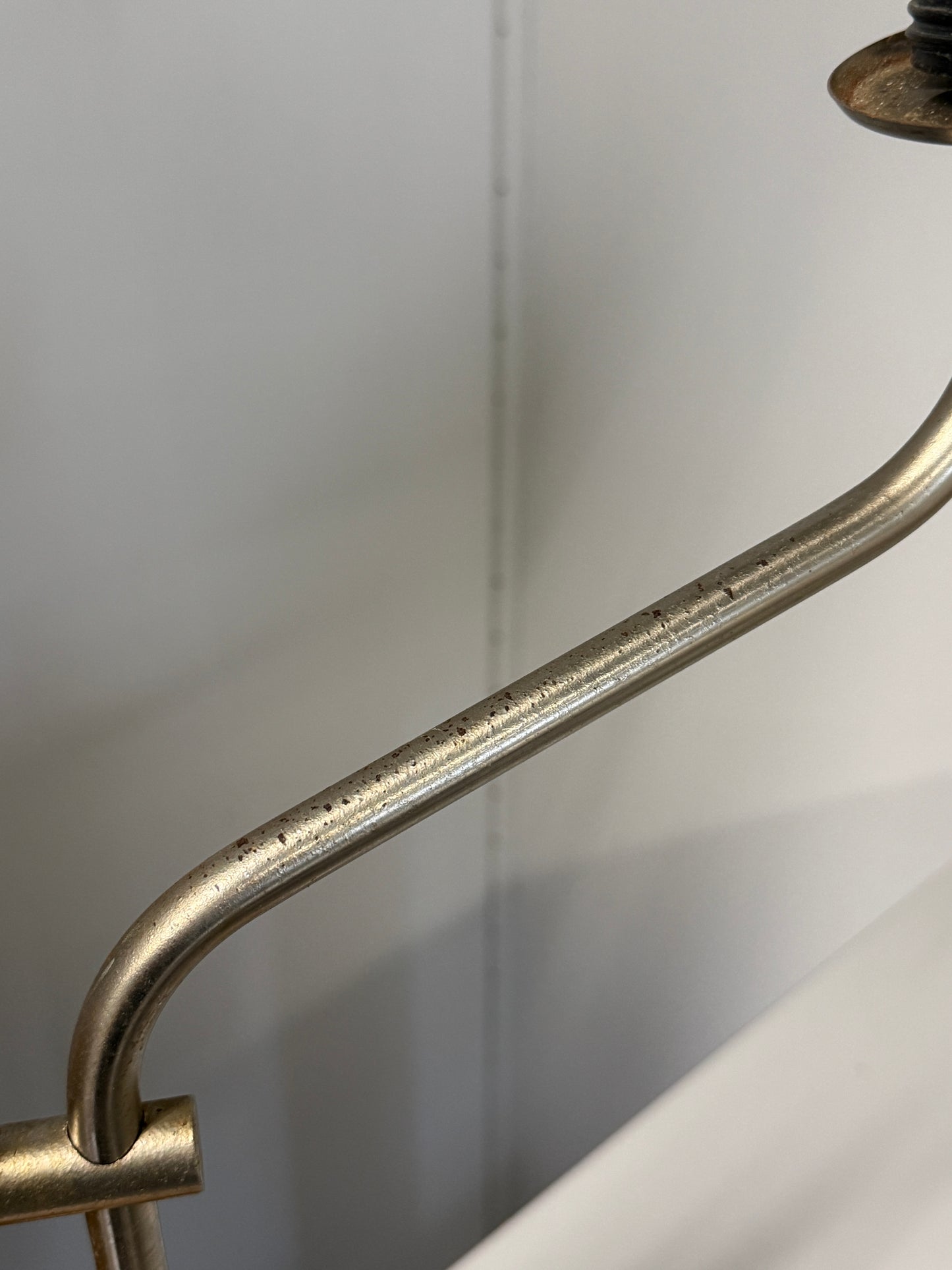 Vintage bordlampe i massiv egetræ