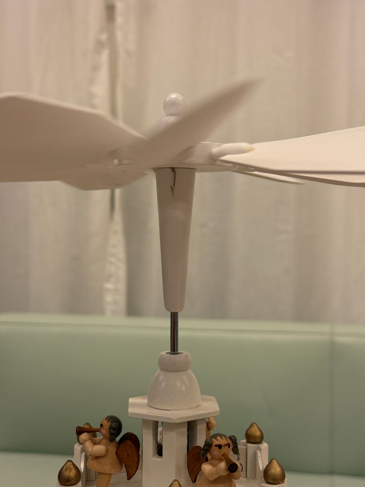 Hvid julepyramide, 3 etager