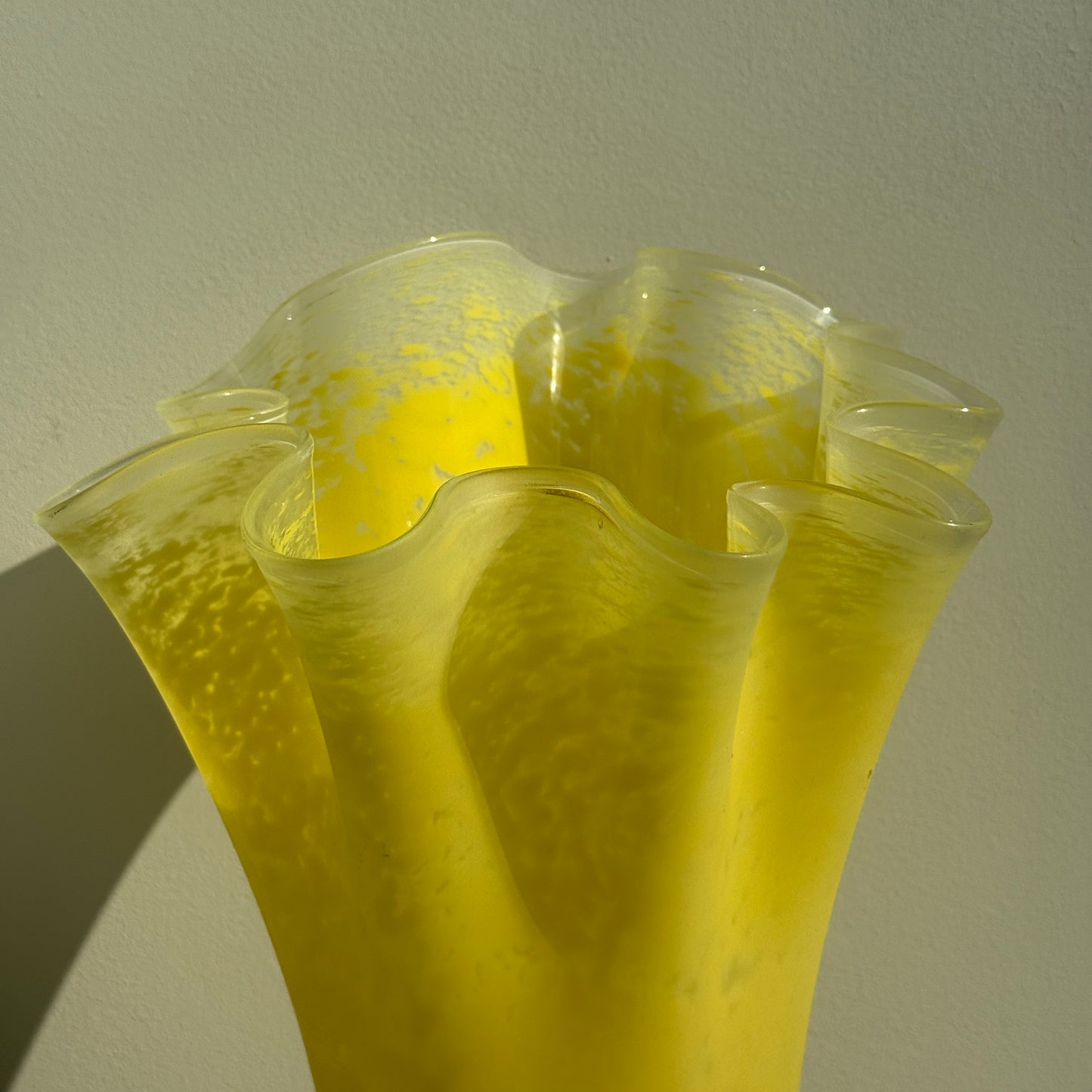 Stor, gul tulipan vase