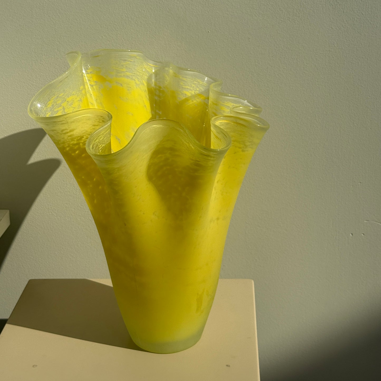 Stor, gul tulipan vase