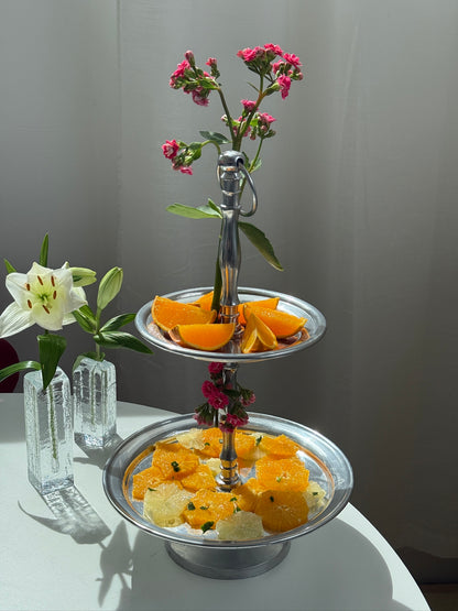 Stor to-etagers etagere / opsats i metal