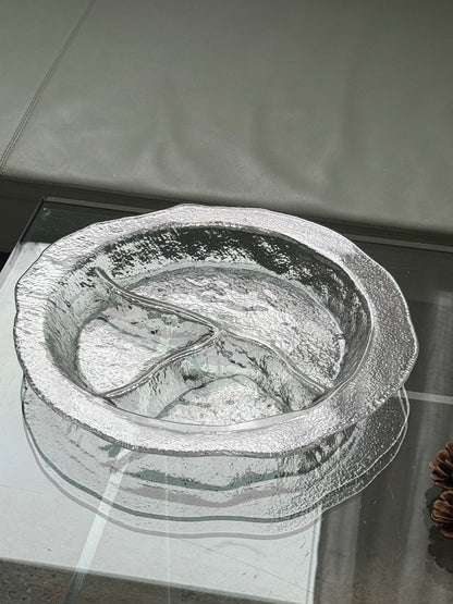 Stort glasfad med tre rum og kant