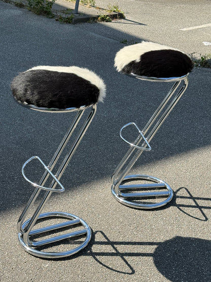 Barstole i krom med koskind