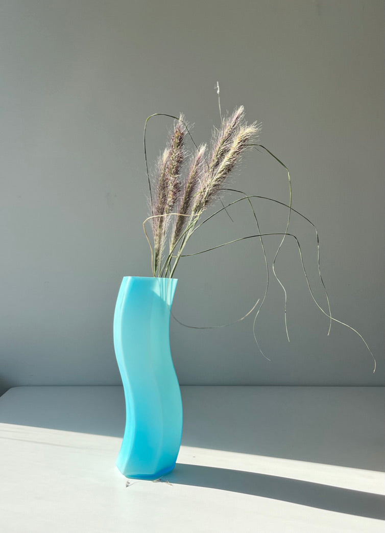 WAVY VASE