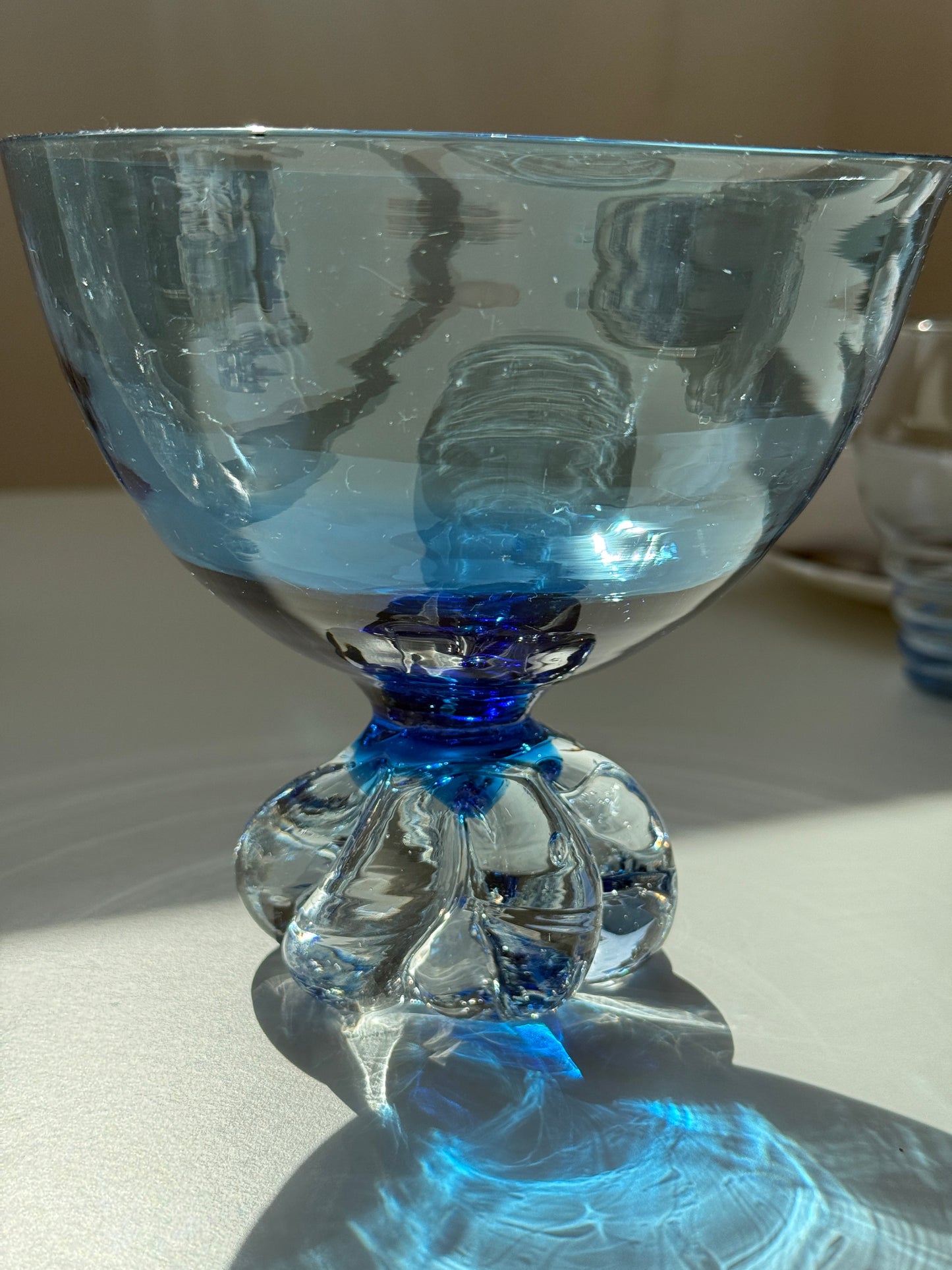Blå glasskål