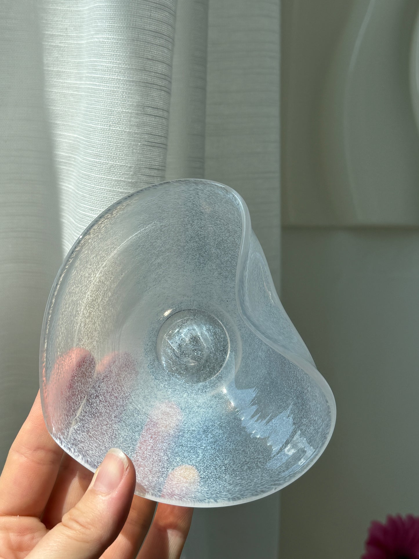 Mundblæst glasskål med lille fod