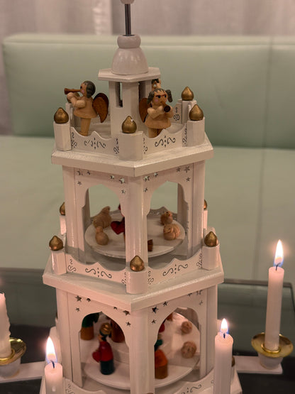 Hvid julepyramide, 3 etager