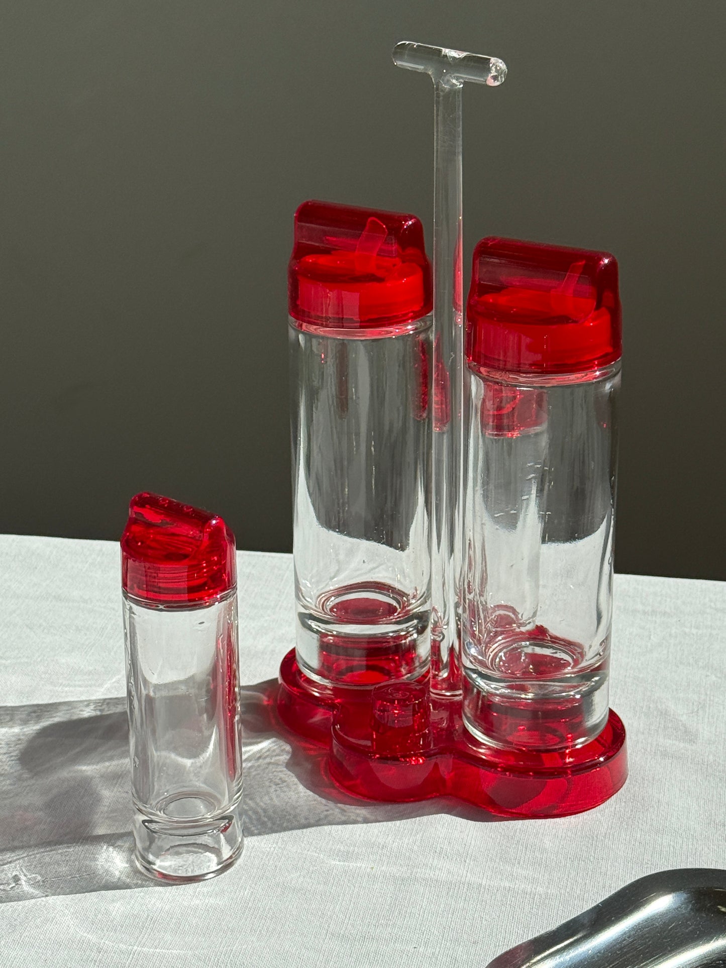 Italiensk krydderisæt i glas og rød akryl, Guzzini