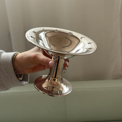 Opsats i sølvfarvet metal med stjerner & måner