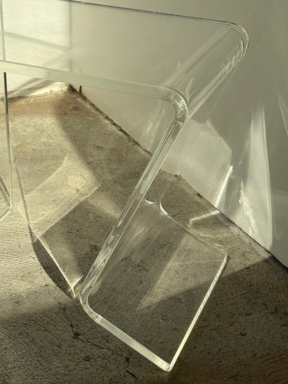 Plexiglas sidebord