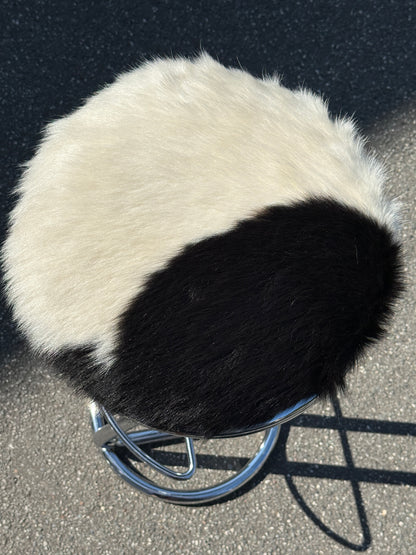 Barstole i krom med koskind