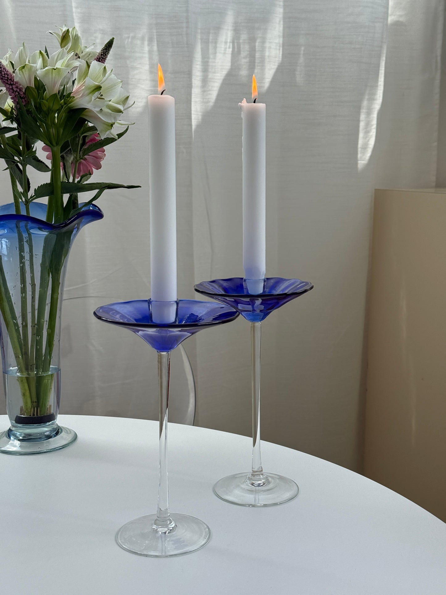 Mundblæste, blå lysestager