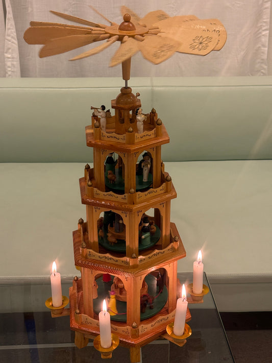 Kæmpe julepyramide i træ, 4 etager