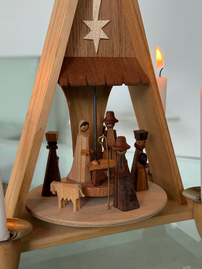 Vintage trækarrusel fra Tyskland