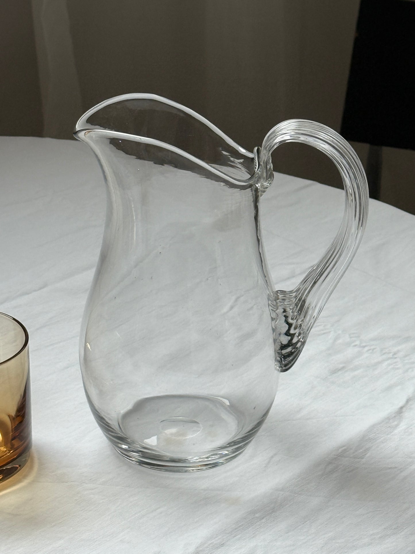 Mundblæst vandkande