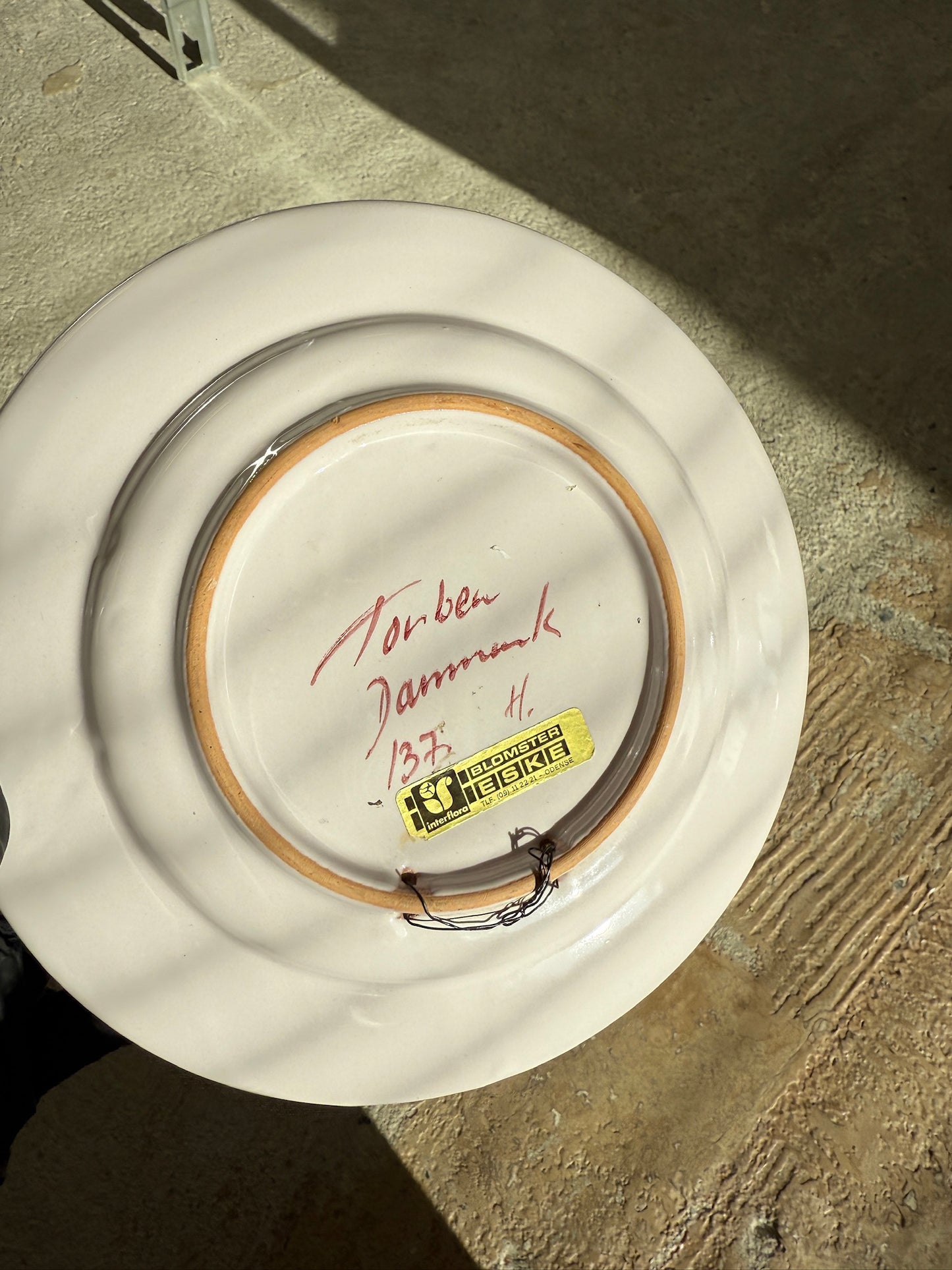 Keramikophæng, blomstertallerken