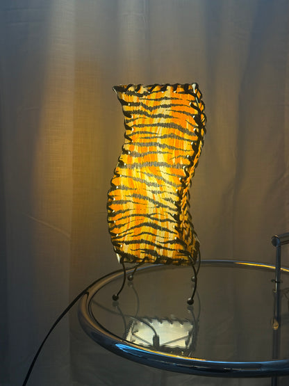 Bordlampe med tigerprint