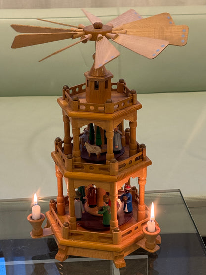 Erzgebirge julepyramide, 3 etager