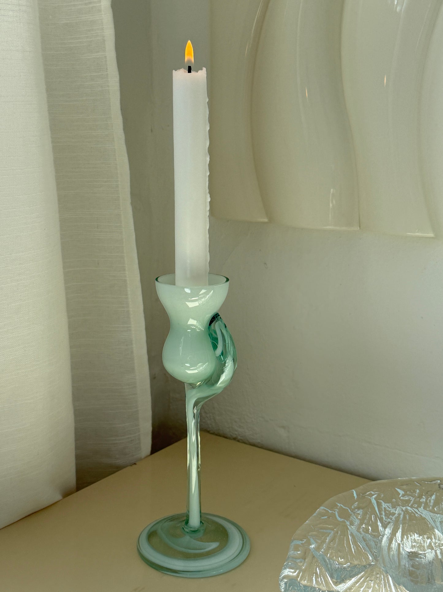 Mundblæst lysestage i lys grøn