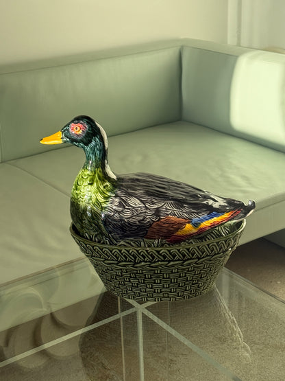 Keramisk andeformet terrin