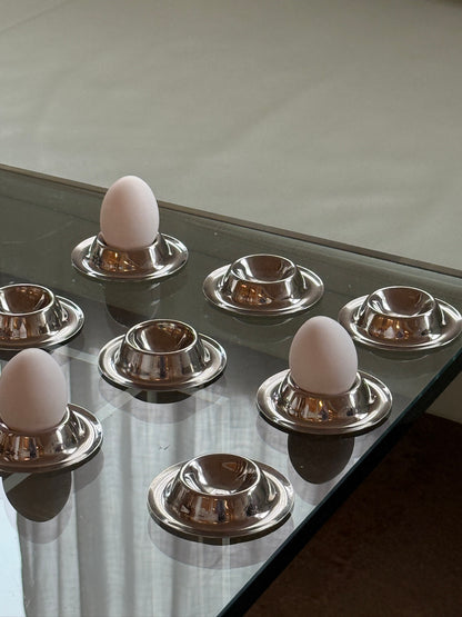 Æggebæger i metal