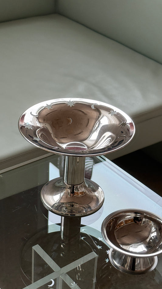 Opsats i sølvfarvet metal med stjerner & måner