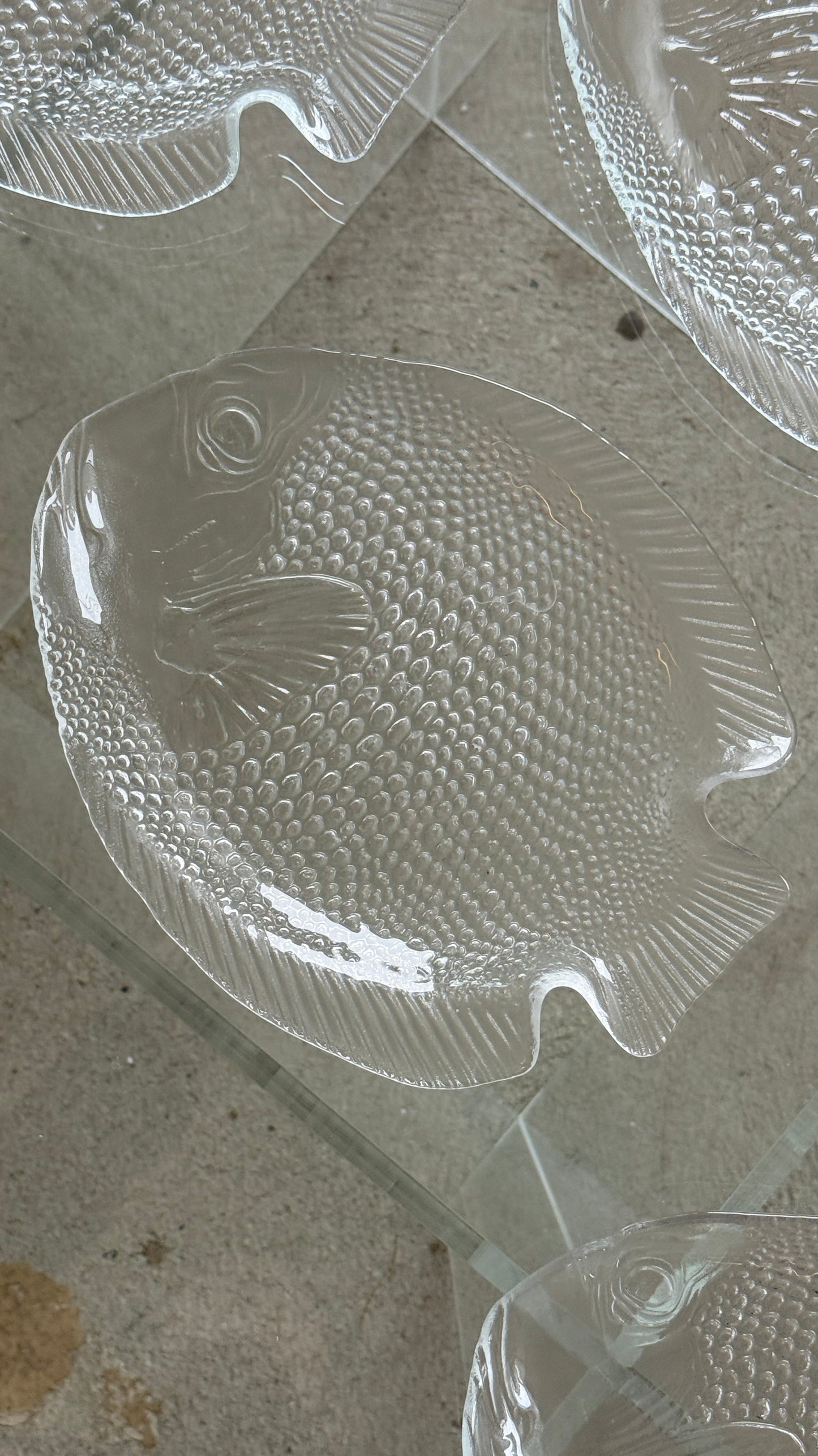 Glasfade formet som fisk - to størrelser