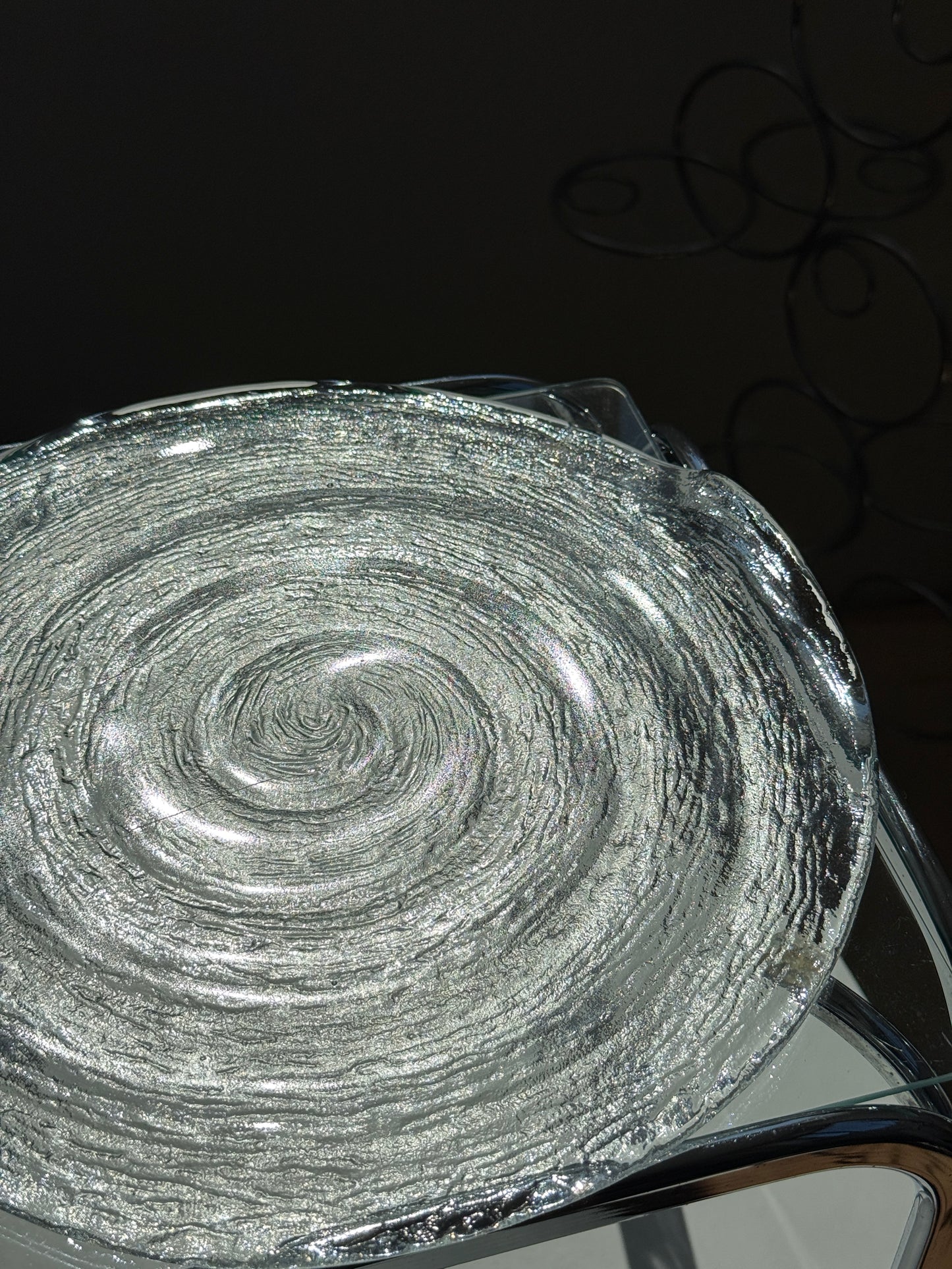 Rundt glasfad med struktur, klart glas