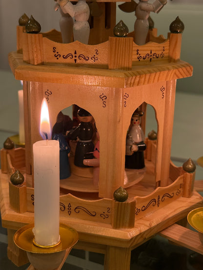 Julepyramide i træ, 2 etager