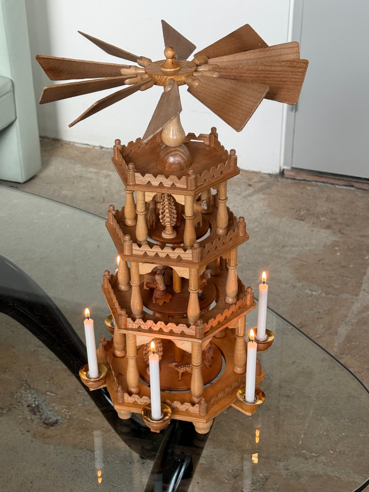 Julepyramide ~ trækarrusel