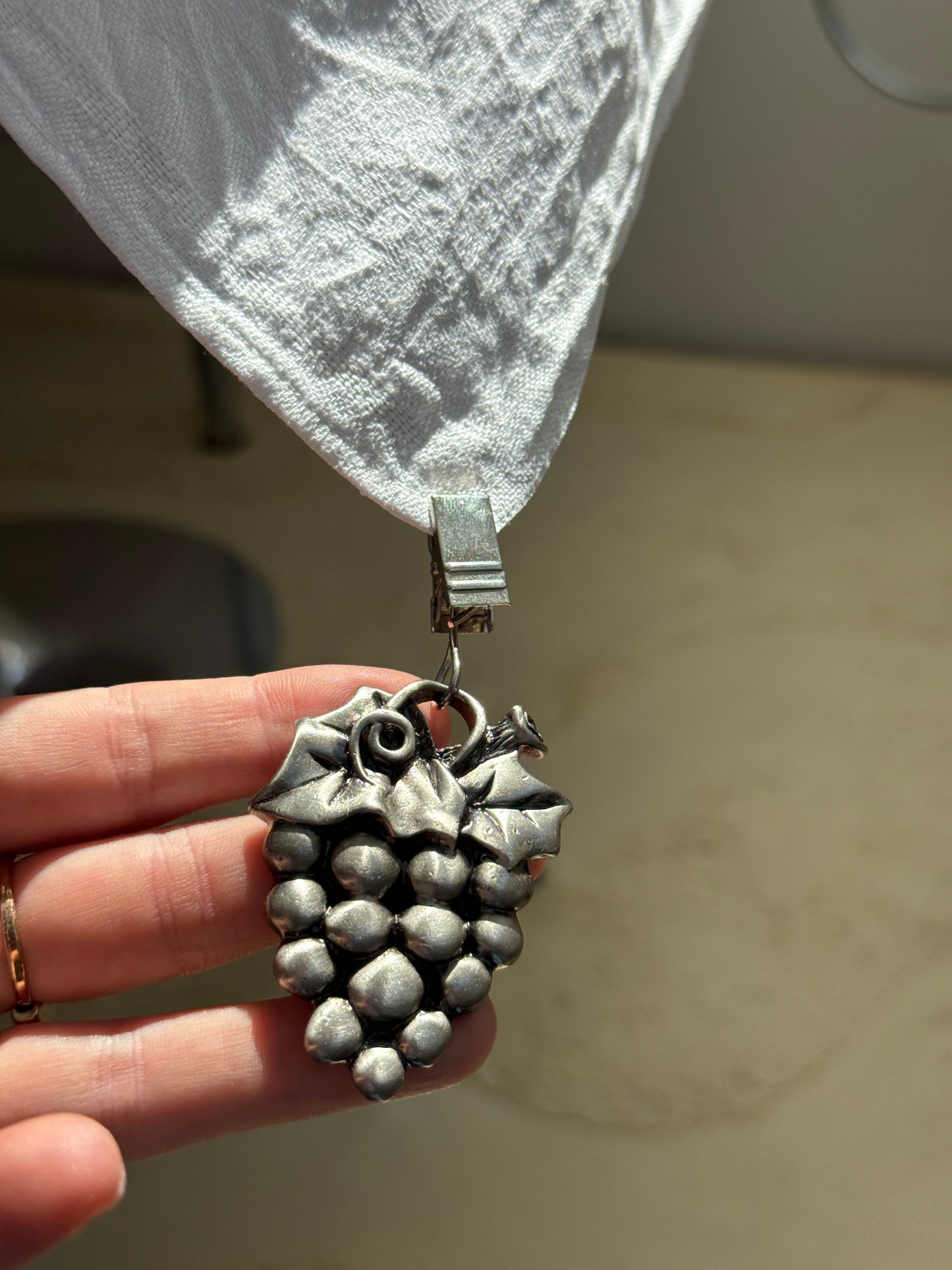 Dugeægte med druelkase, sæt af 4