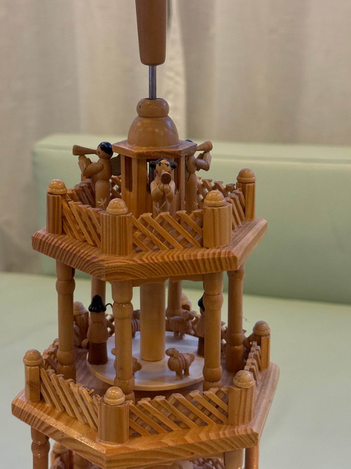 Stor julepyramide i træ, 4 etager