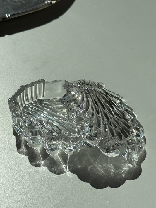 Vintage muslingeformet glaskrukke med låg