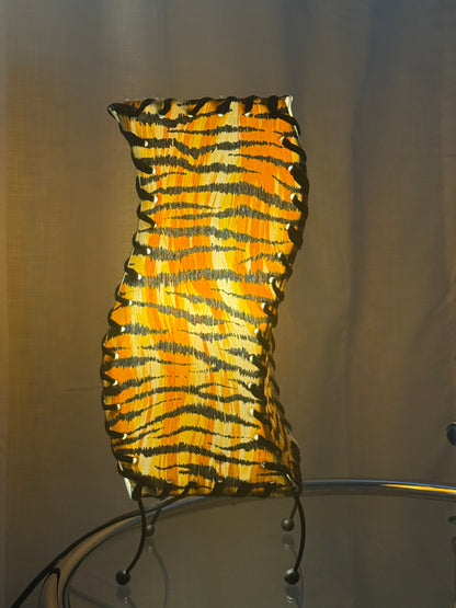 Bordlampe med tigerprint