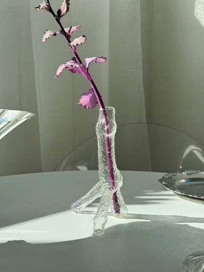 Glasvase på tre ben