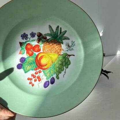 Håndmalet grønt fad m. frugtmotiver
