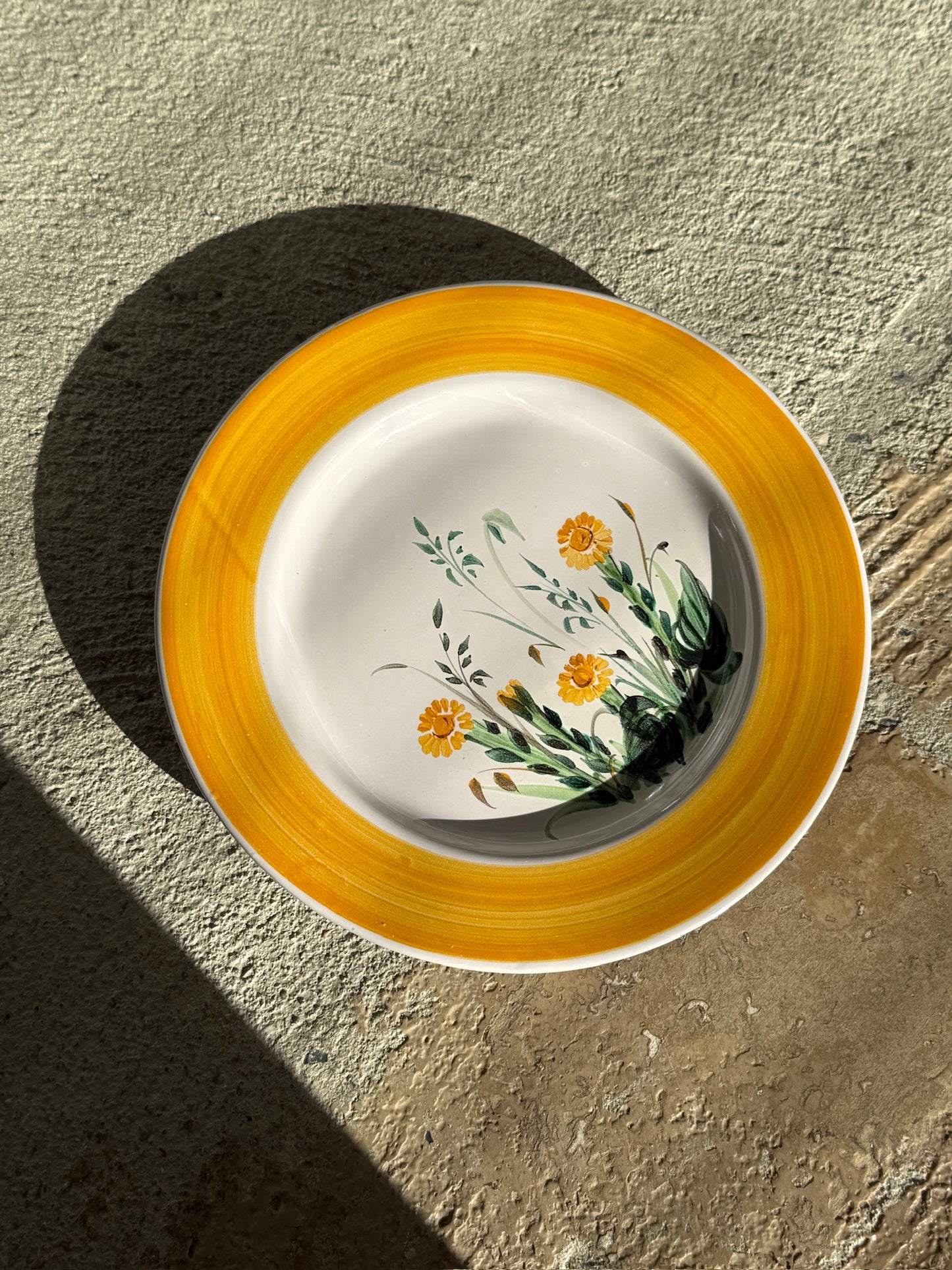 Keramikophæng, blomstertallerken