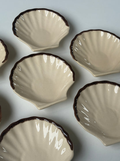 Muslingeformede serveringsskåle