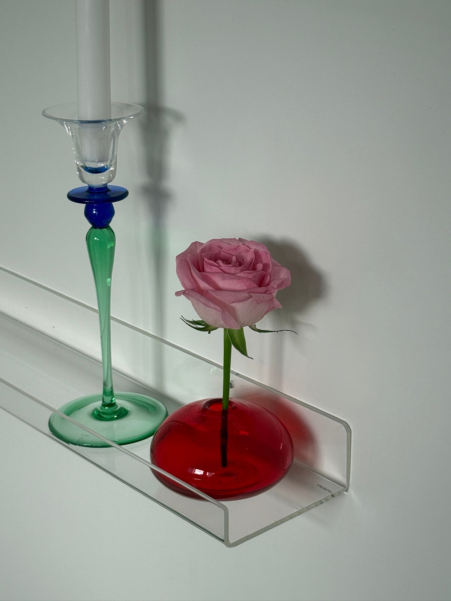 Mundblæst, rød glasvase