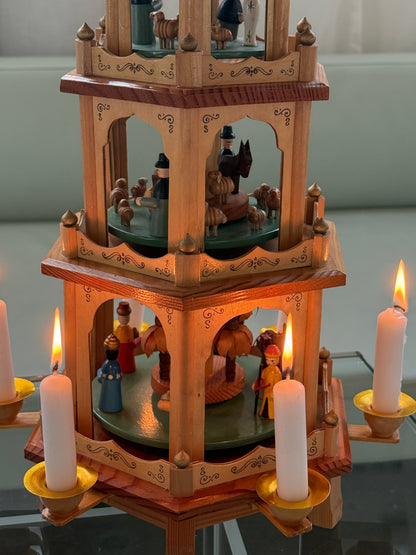 Julepyramide i træ - 4 etager