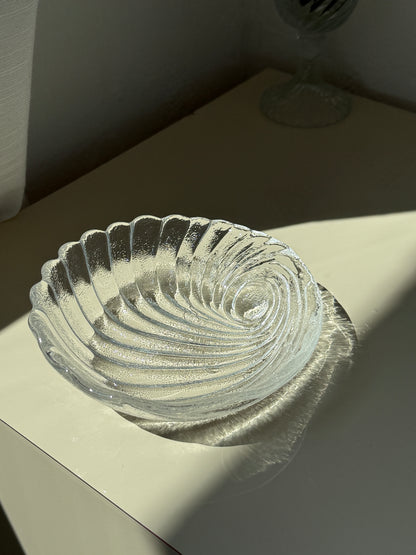 Glasskål med struktur