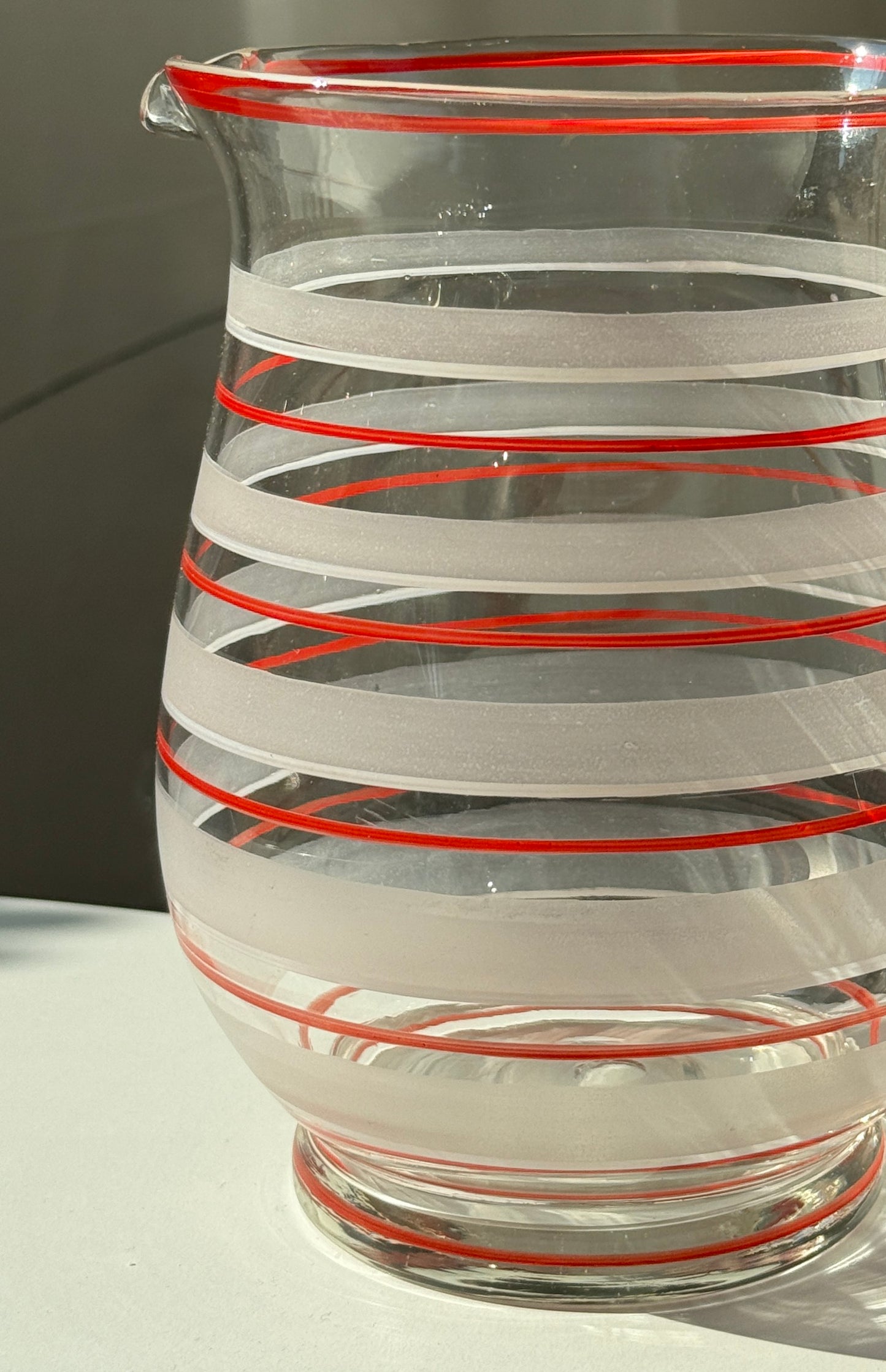 Rødstribet glaskande