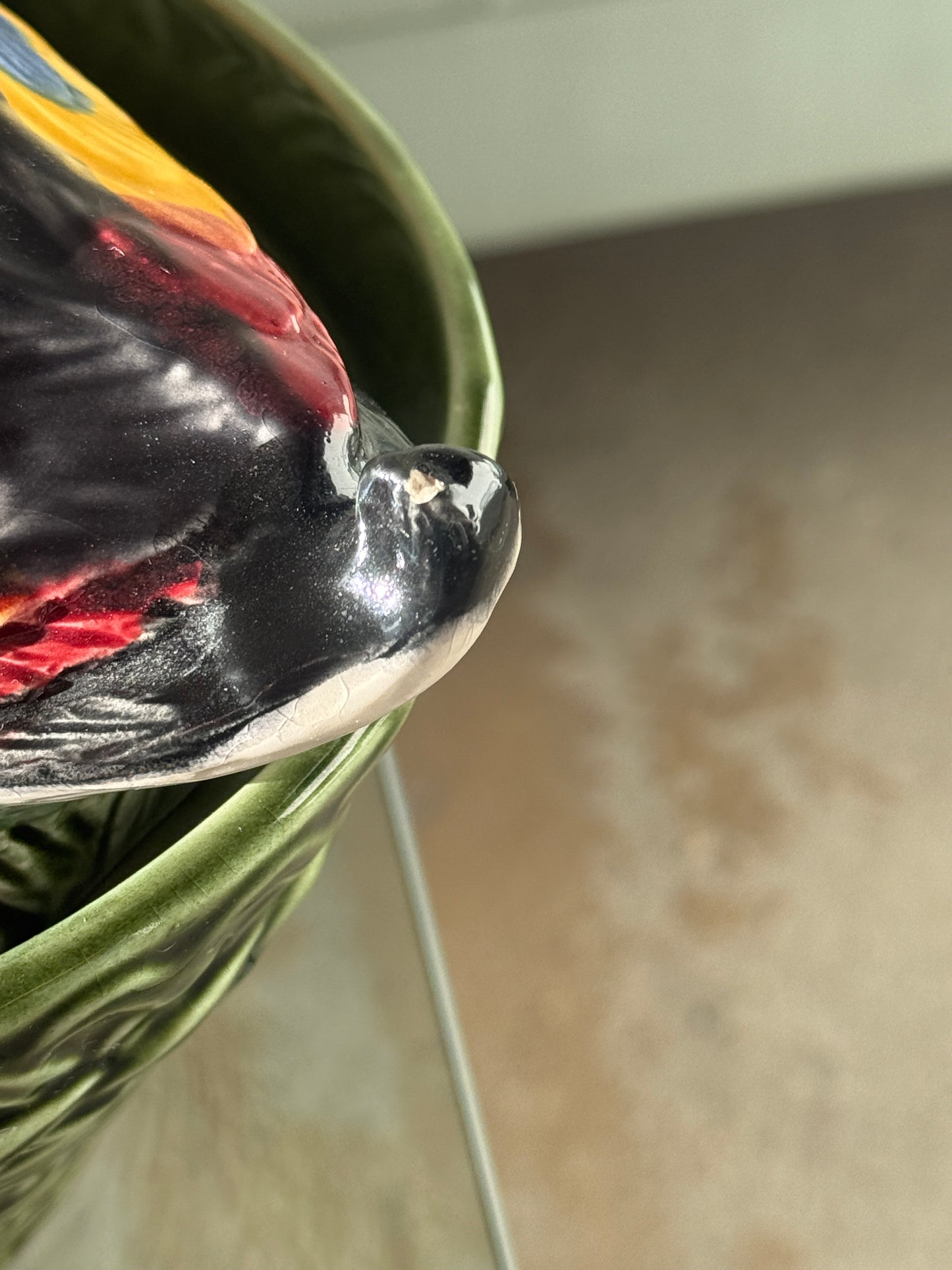 Keramisk andeformet terrin