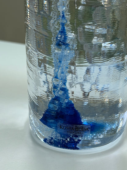 Massiv Kosta Boda lysestage med blå detaljer