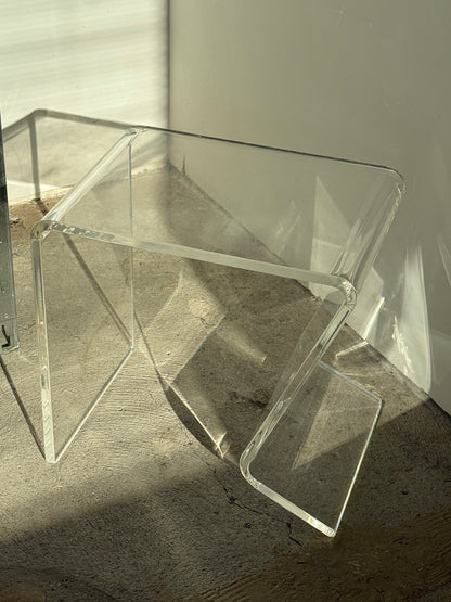Plexiglas sidebord