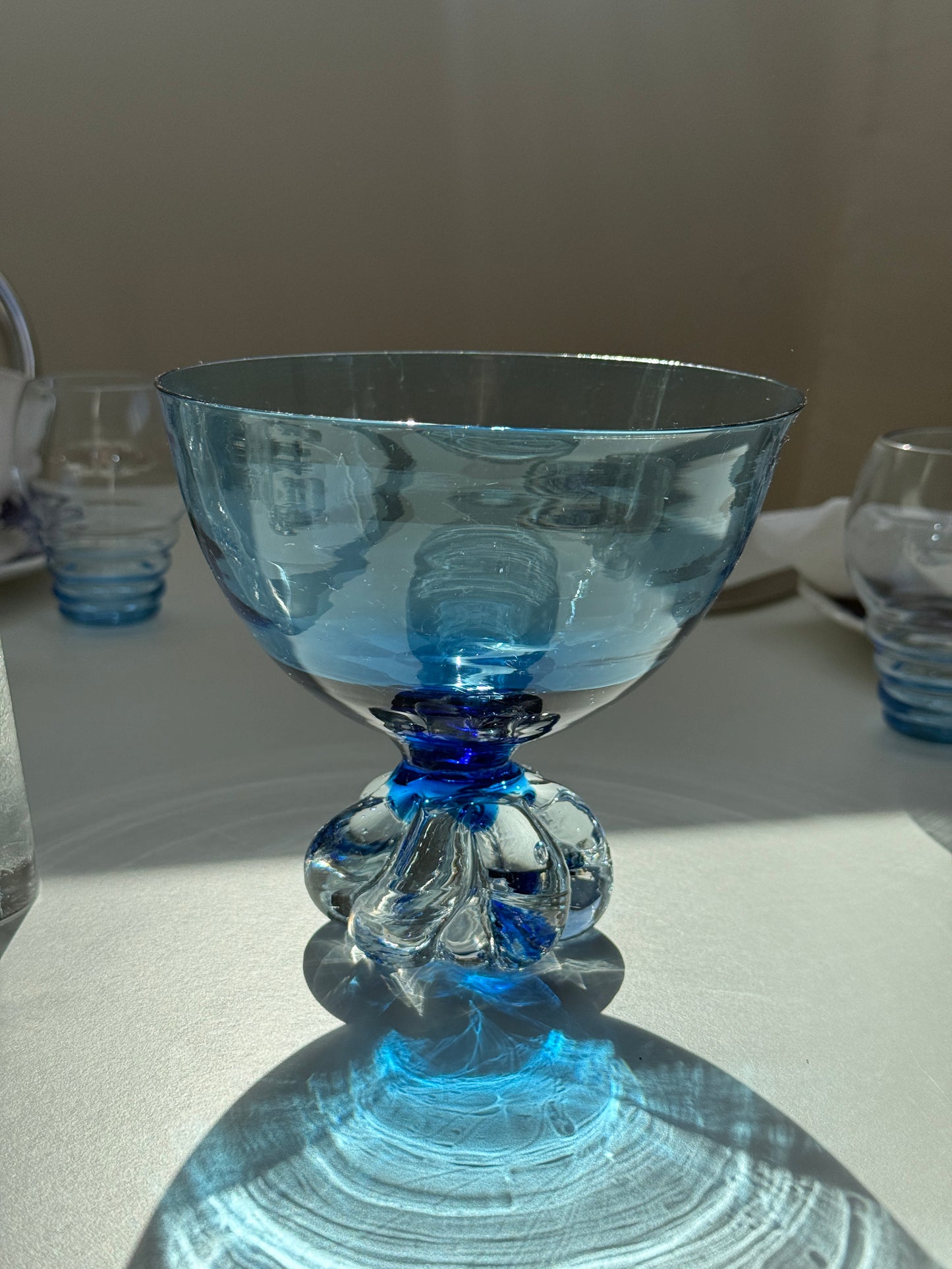 Blå glasskål