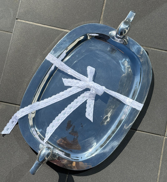 Andefad med dekorative håndtag