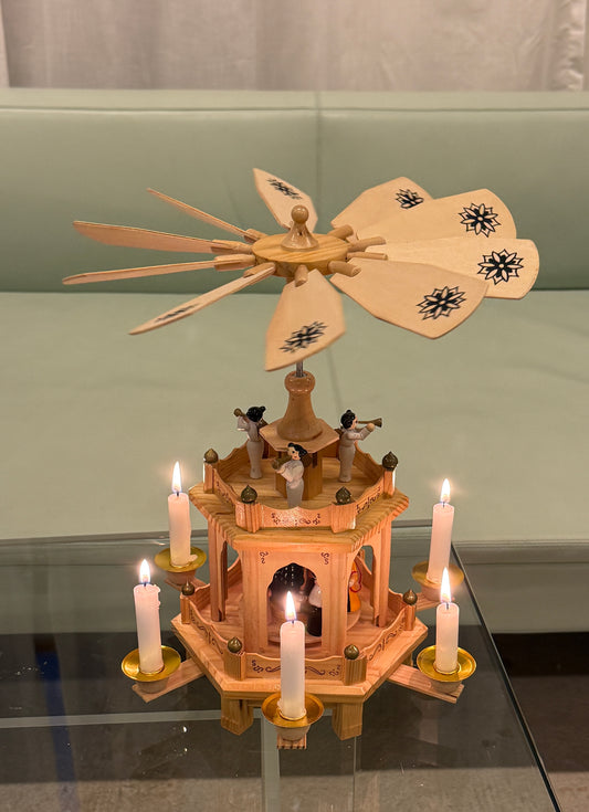 Julepyramide i træ, 2 etager