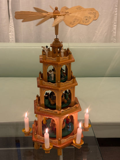 Kæmpe julepyramide i træ, 4 etager