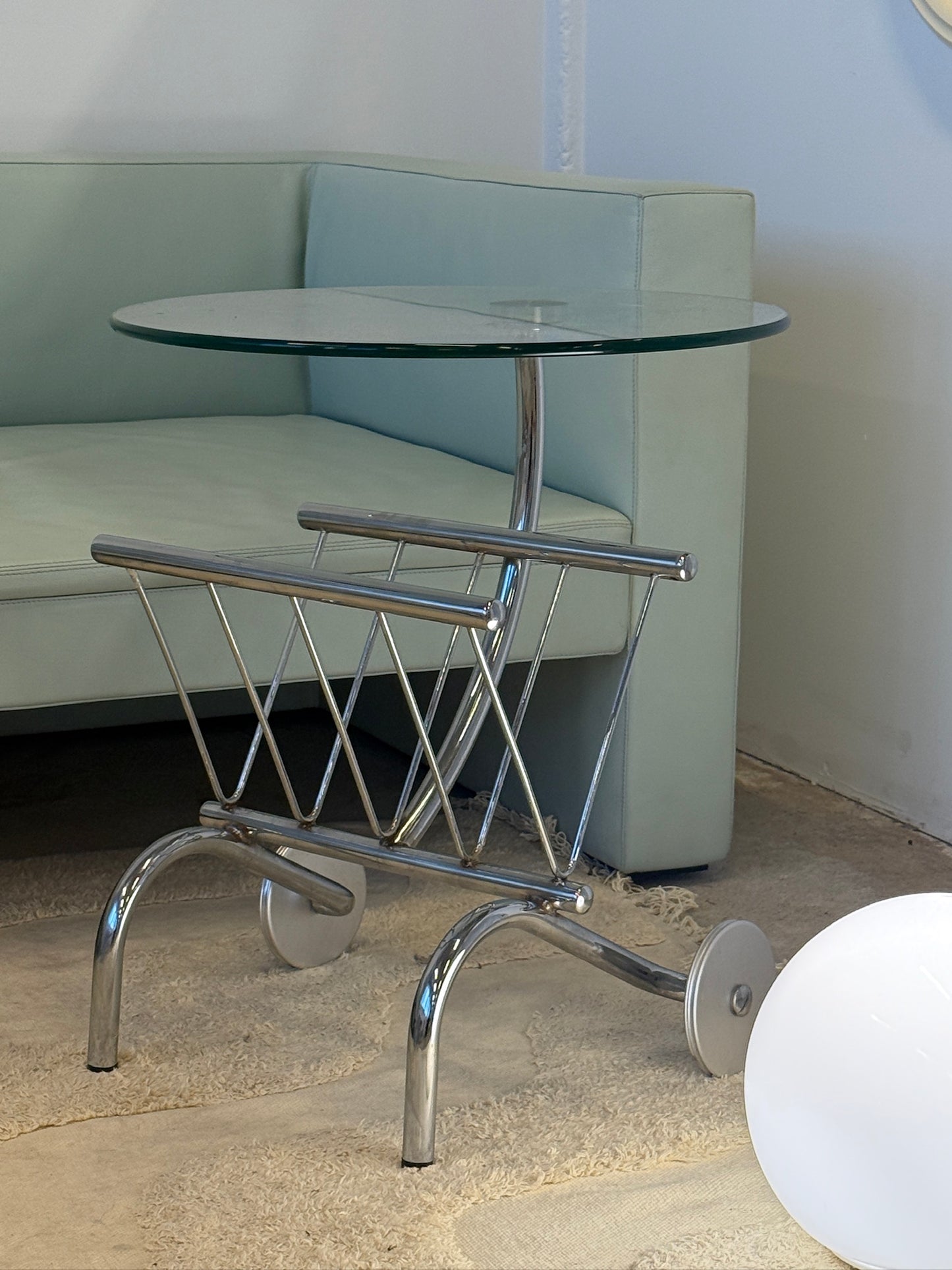 Sidebord med magasinholder, krom